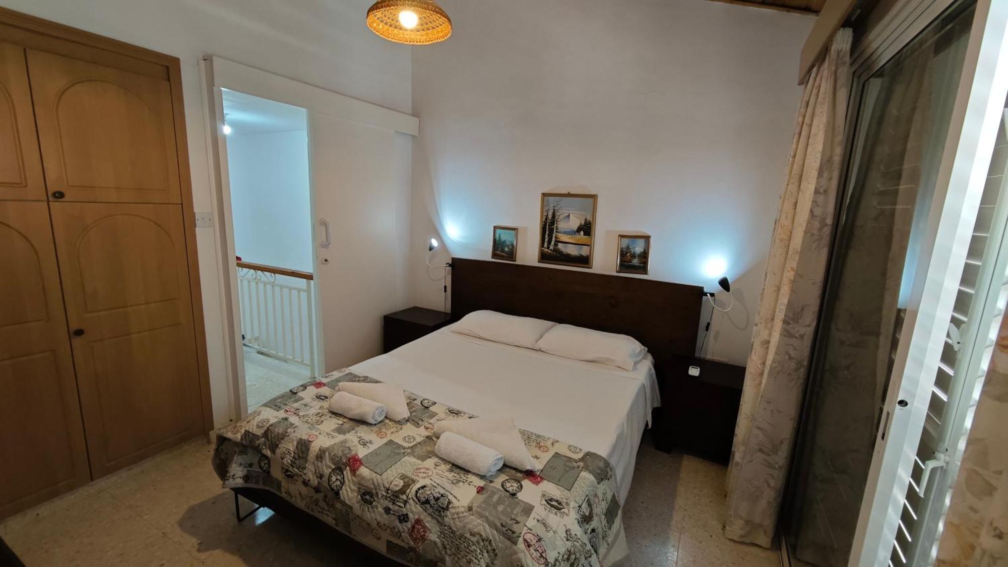 Appartamento Relaxing Seaside Manors Larnaca Esterno foto